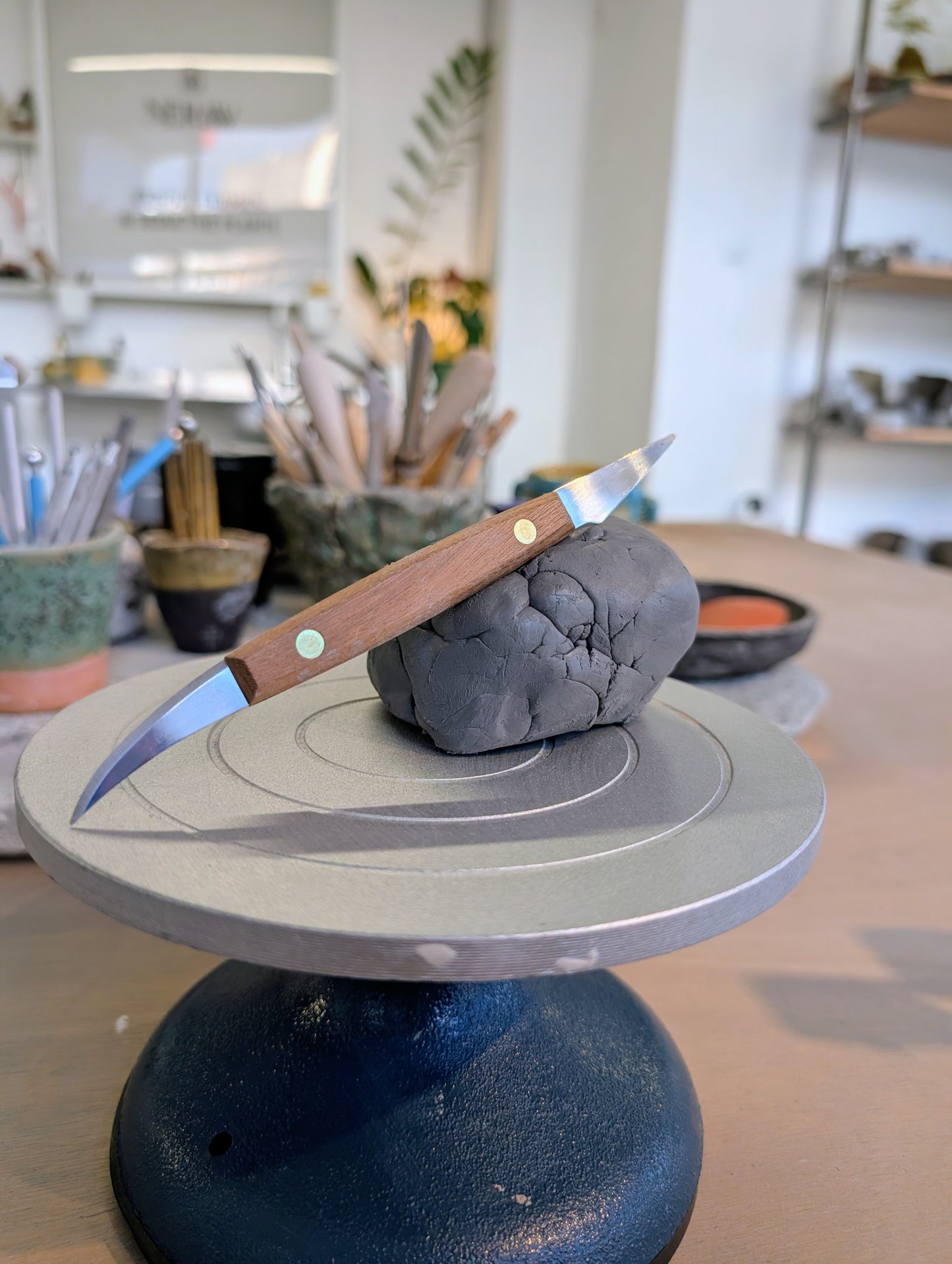 Φαλτσέτα Κεραμικής Διπλή με Ξύλινη Λαβή.