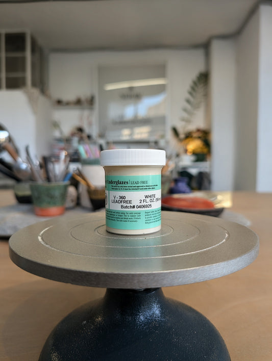 Underglaze (Πυρόχρωμα) Amaco Velvet No. V-360 White.