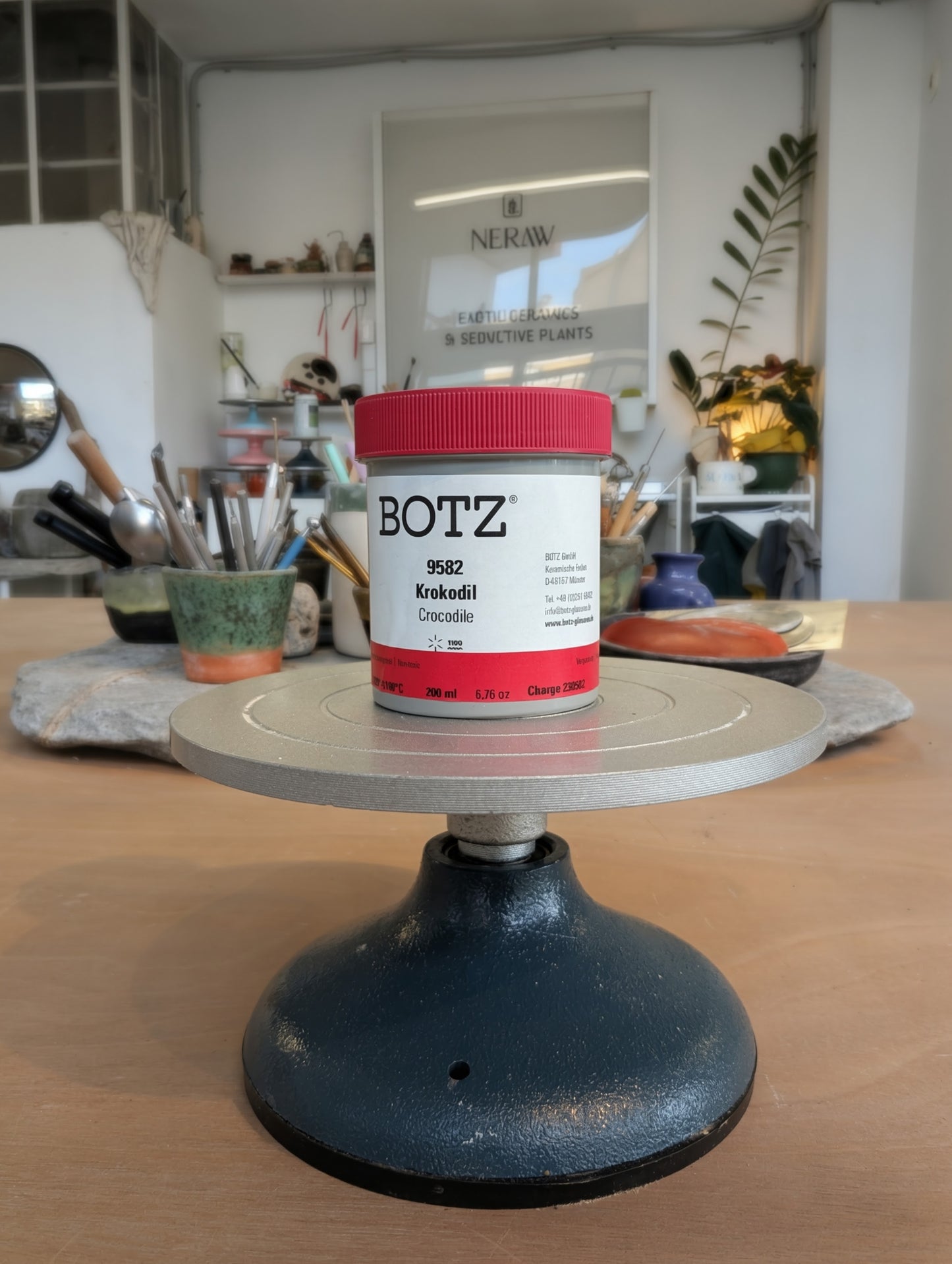 Γυάλωμα Earthenware Botz No. 9582 Crocodile.