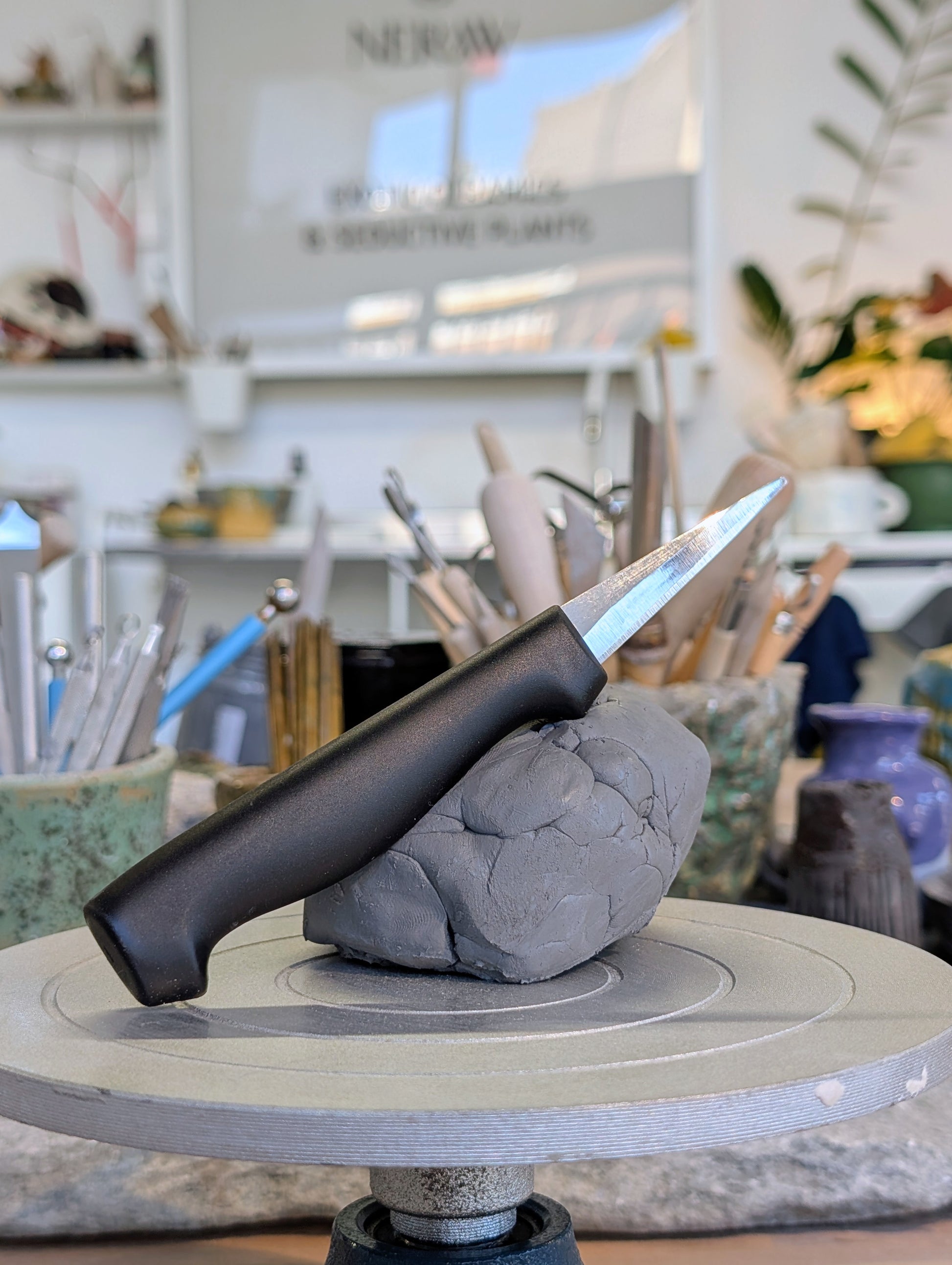 Μαχαίρι Κεραμικής με Μαύρη Λαβή.