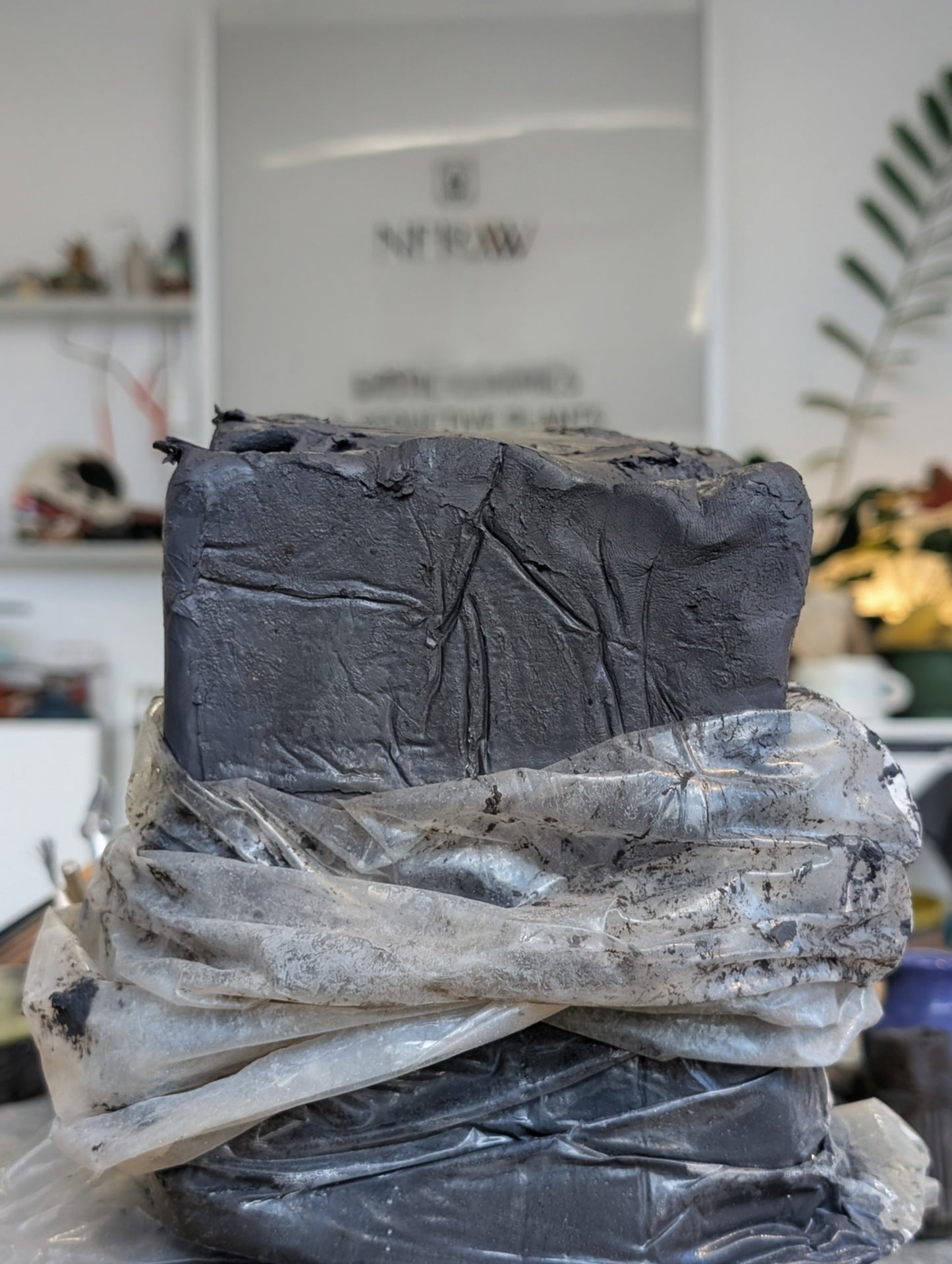 Μαύρος Πηλός Stoneware No. Nigra 2002.