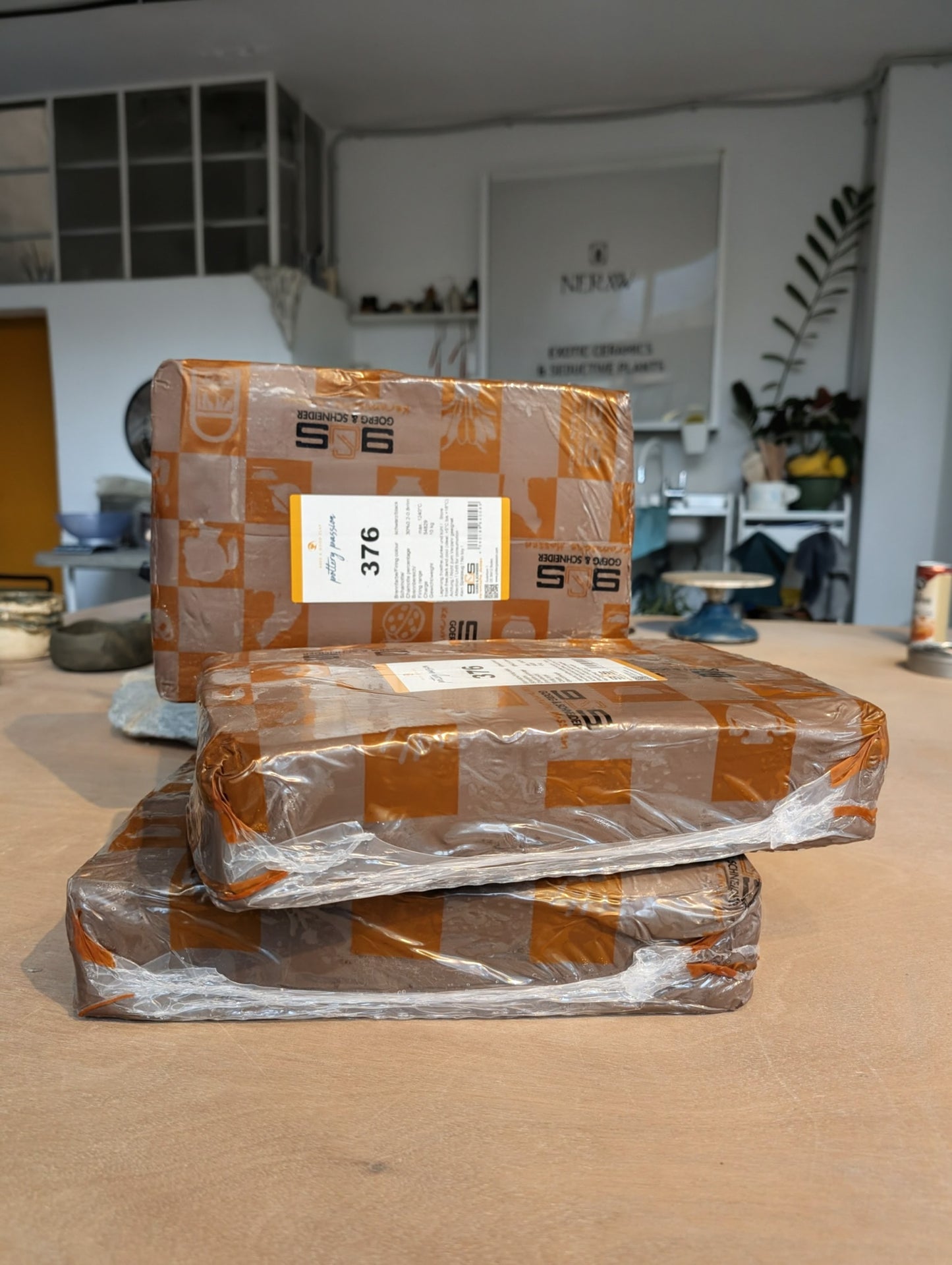 Μαύρος Πηλός Stoneware No. 376.